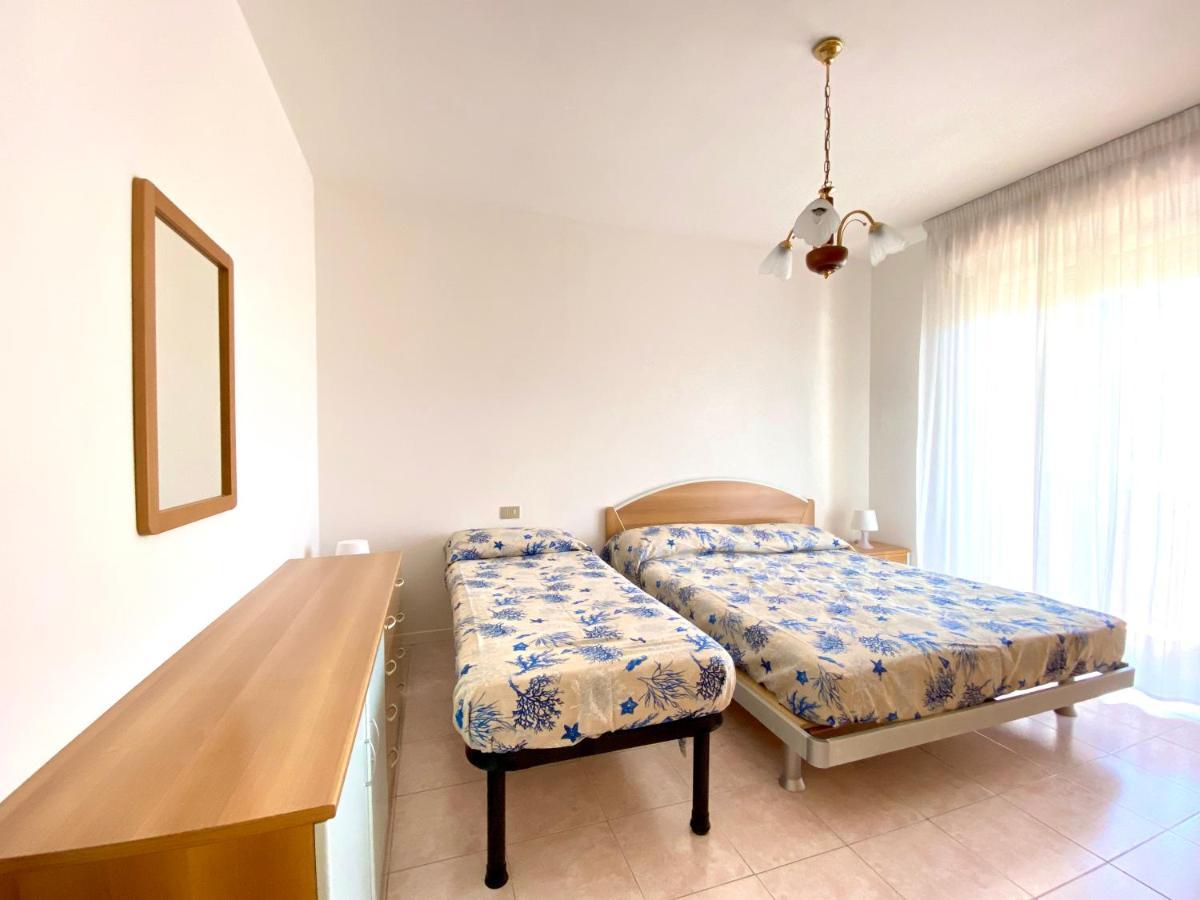 Residence Cristoforo Colombo - Carraro Immobiliare - Family Apartments Caorle Extérieur photo