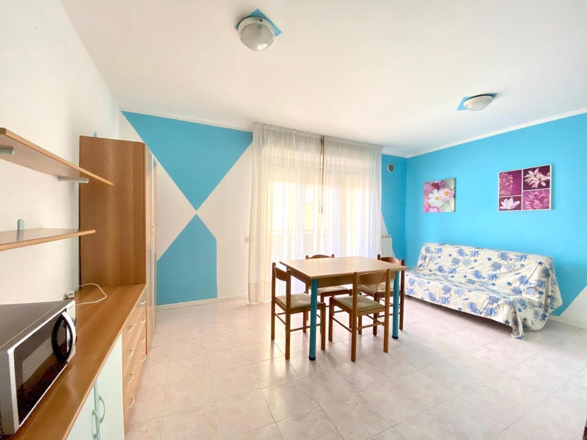 Residence Cristoforo Colombo - Carraro Immobiliare - Family Apartments Caorle Extérieur photo